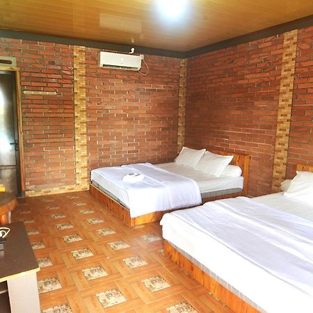 Villa Kopiori Yogyakarta Exteriör bild