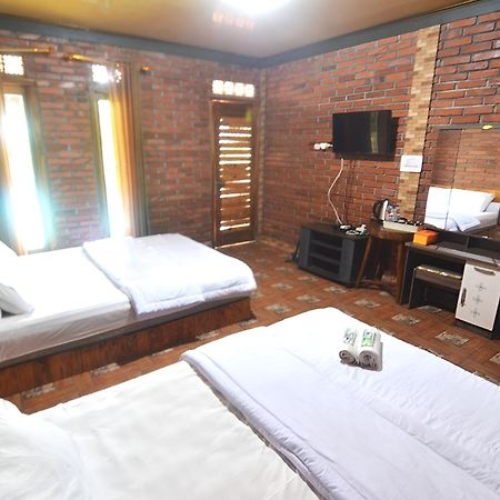Villa Kopiori Yogyakarta Exteriör bild