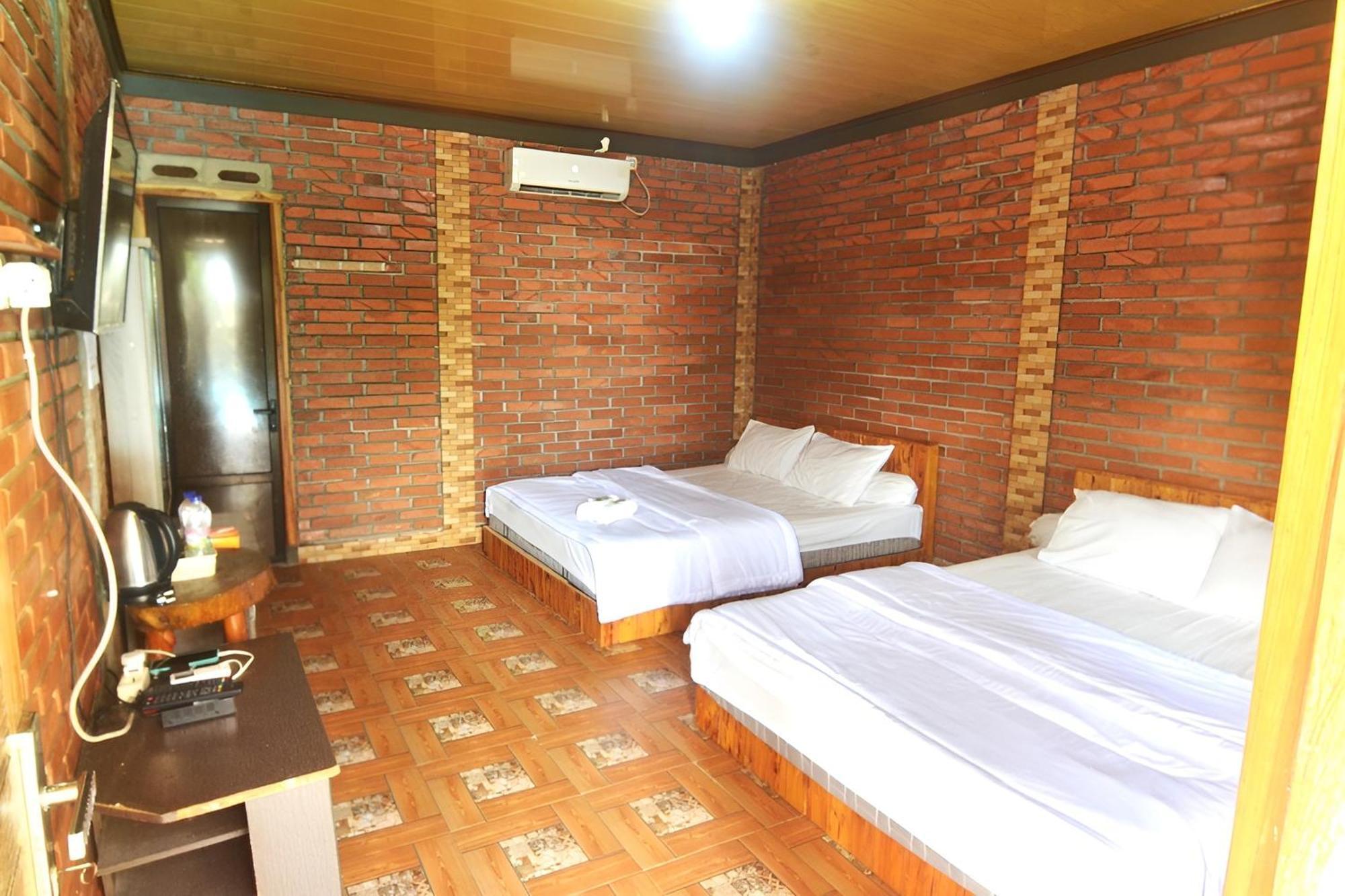 Villa Kopiori Yogyakarta Exteriör bild