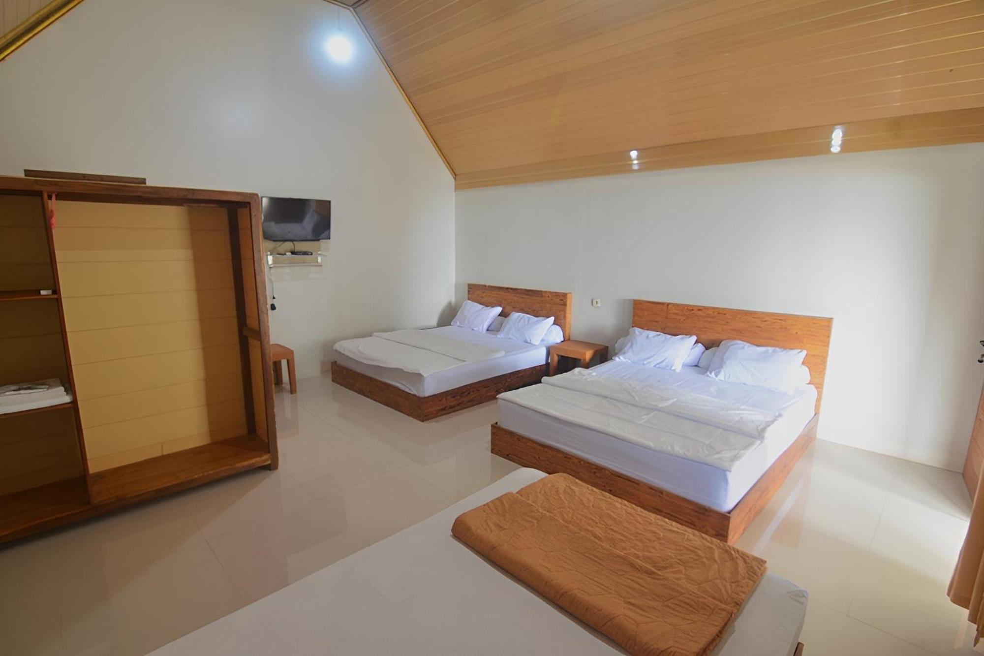 Villa Kopiori Yogyakarta Exteriör bild
