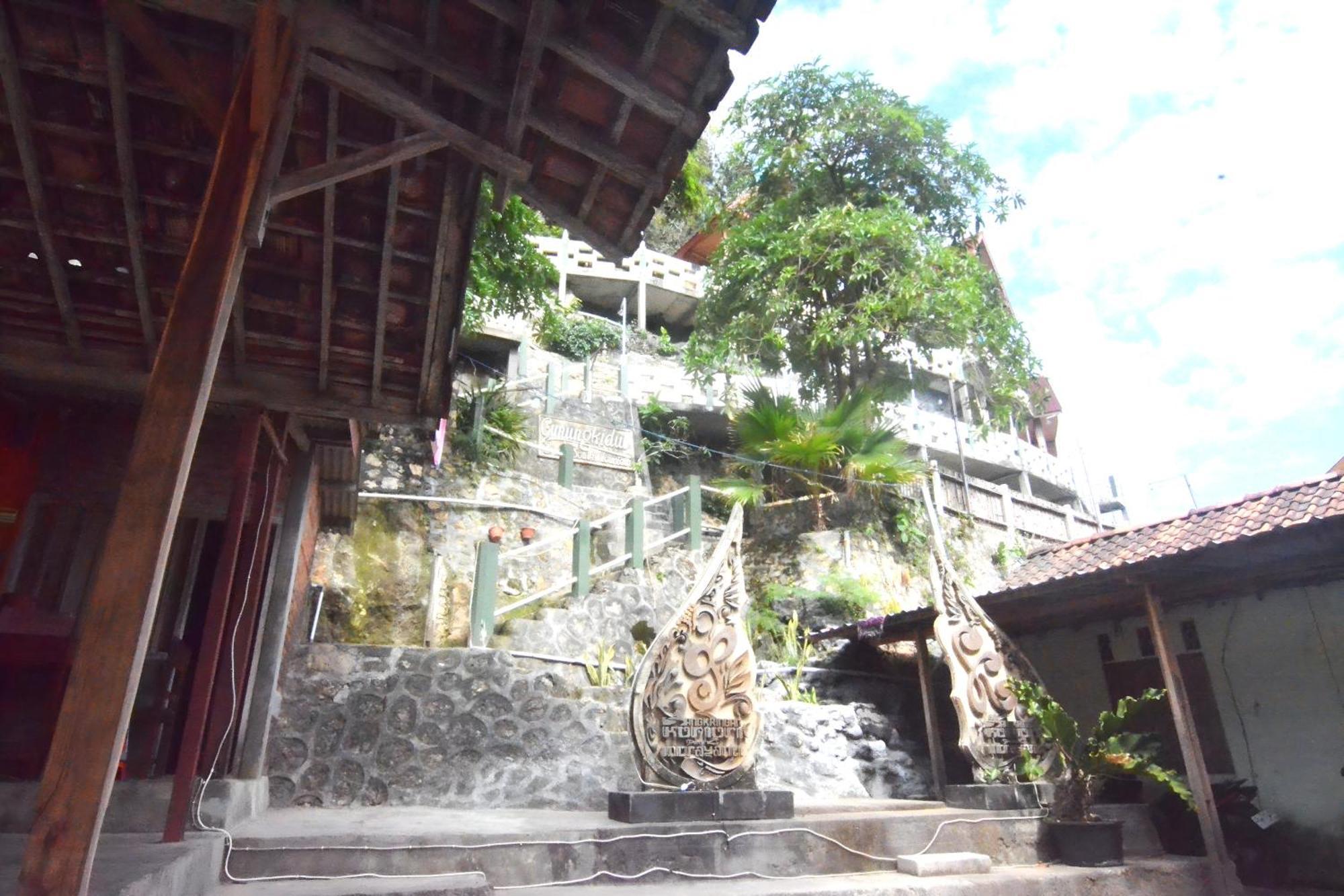 Villa Kopiori Yogyakarta Exteriör bild